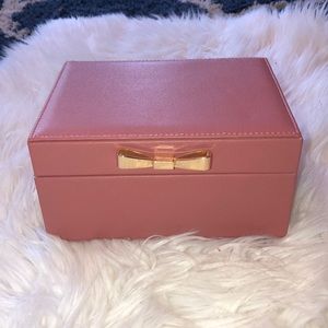 Jewelry box